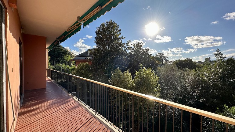 Case con terrazzo in vendita a Genova in zona Albaro